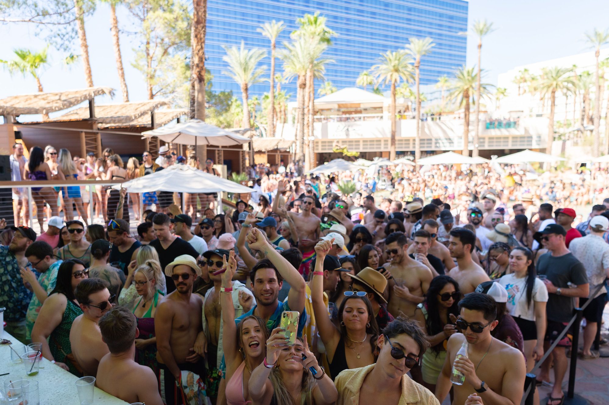 A packed bar at Élia Beach Club, Virgin Hotels Las Vegas, 2021.